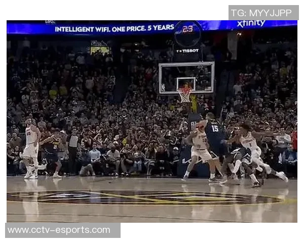 哈达威被阿门犯规引争议KD称队友认为是自我绊倒所致