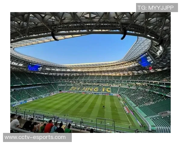 传奇圣克鲁斯44岁再战绿茵场开启生涯第28季去年32场贡献4球